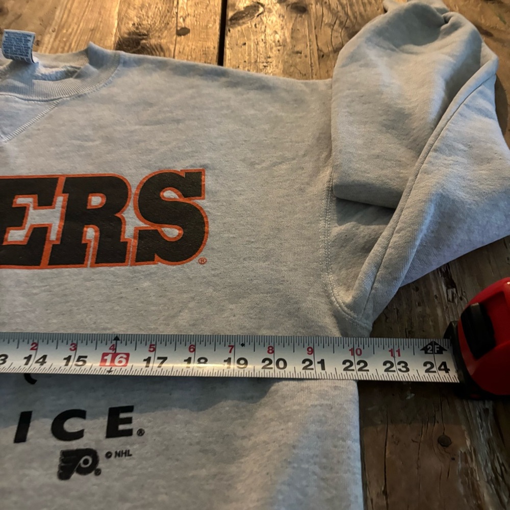 Vintage Russell Athletic Philadelphia Flyers Center Ice Crewneck 
50-50 - Picture 8 of 8